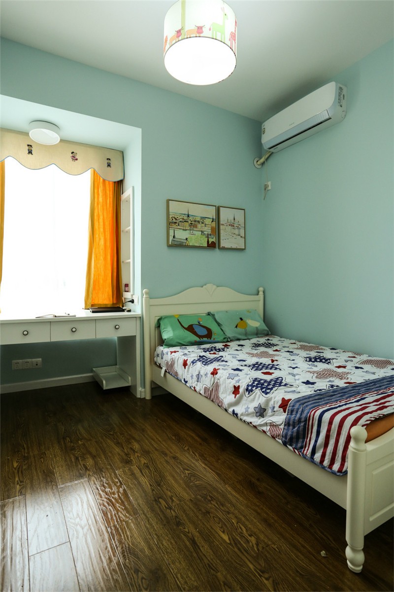 风情舒适的北欧风格70平米公寓卧室窗户装修效果图