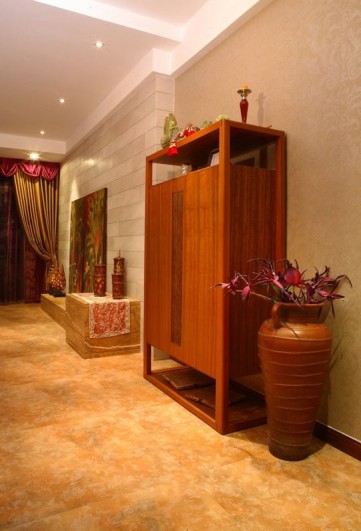 色彩靓丽的东南亚风格80平米二居室过道装修效果图