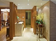 实木和谐的东南亚风格复式卫生间装修效果图