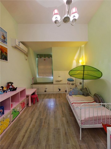 温馨的北欧风格复式儿童房装修效果图