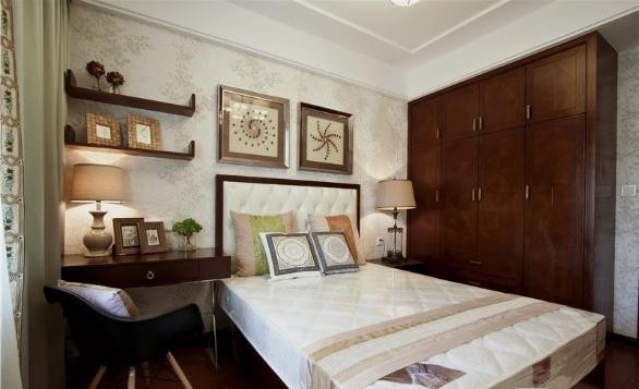 高雅温润新古典风格80平米一居室卧室背景墙装修效果图