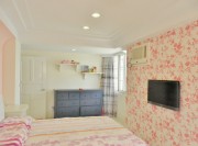 温暖舒适现代简约风格90平米复式loft卧室背景墙装修效果图