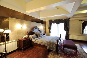 自然舒适欧式风格120平米复式loft卧室吊顶装修效果图