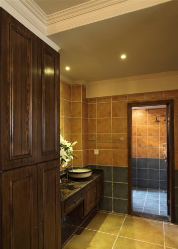 浪漫复古欧式风格90平米公寓卫生间浴室柜装修效果图